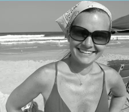 elika anne hemphill selfie on the beach